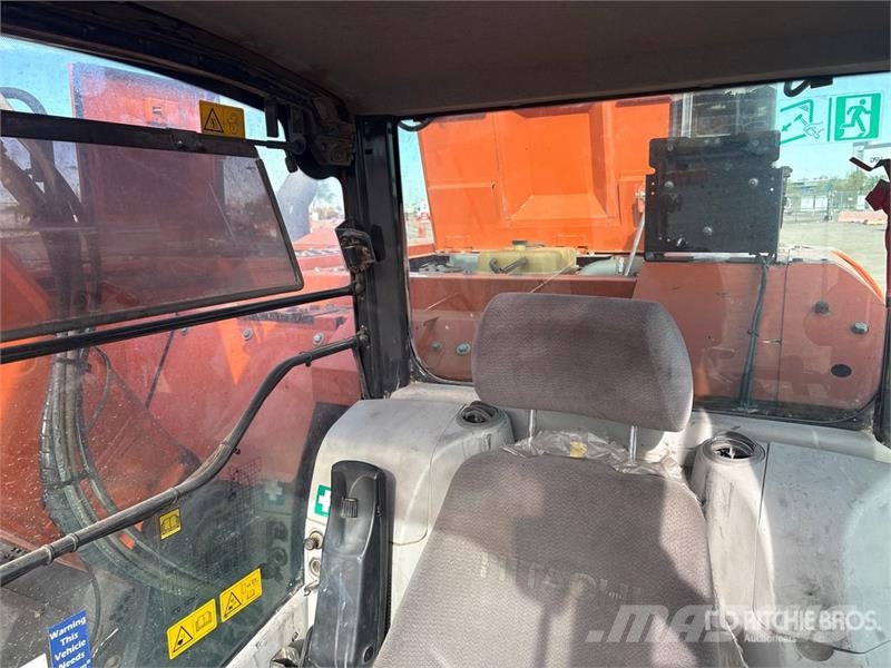 Hitachi ZX225USLC-6 Telakaivukoneet