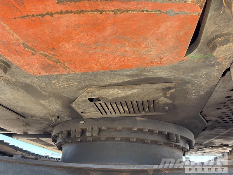 Hitachi ZX225USLC-6 Εκσκαφείς με ερπύστριες