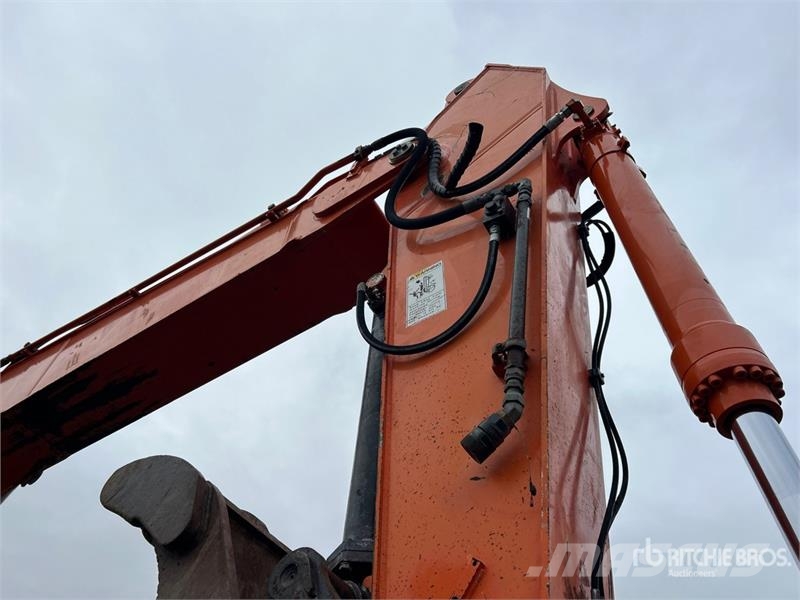Hitachi ZX350LC--5 Tracked Excavator Pásové rýpadlá