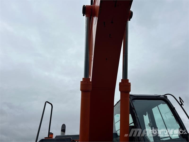Hitachi ZX350LC--5 Tracked Excavator Pásové rýpadlá