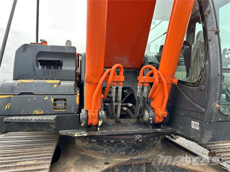 Hitachi ZX350LC--5 Tracked Excavator Pásové rýpadlá