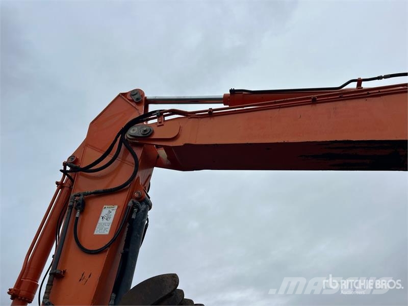 Hitachi ZX350LC--5 Tracked Excavator Pásové rýpadlá