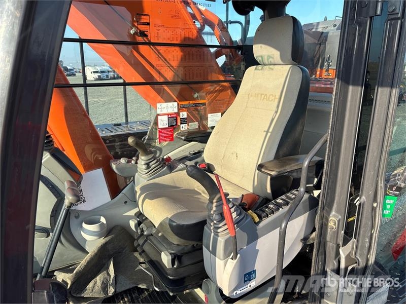 Hitachi ZX470LC-6 Tracked Excavator Гусеничні екскаватори