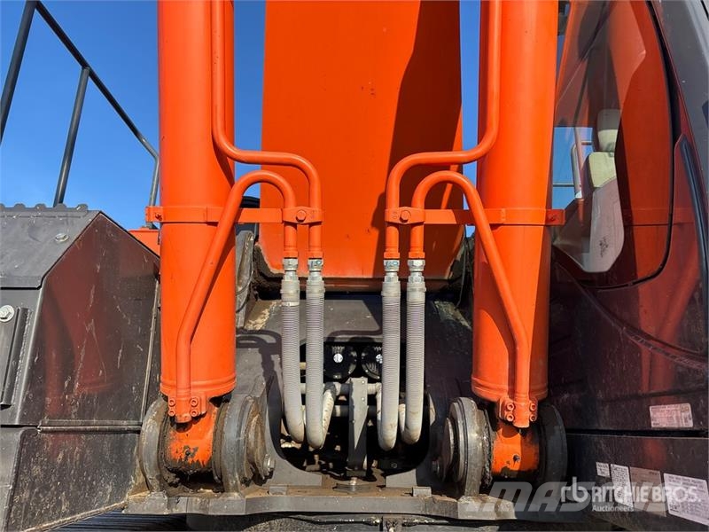 Hitachi ZX470LC-6 Tracked Excavator Гусеничні екскаватори