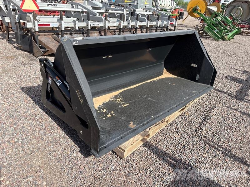 HLA HY96BO500 96 in 40.3 cyd Hydraulic Tilt Ag Tractor Overige accessoires voor tractoren
