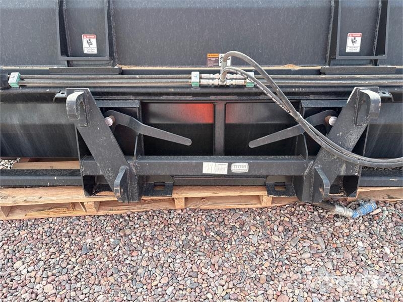 HLA HY96BO500 96 in 40.3 cyd Hydraulic Tilt Ag Tractor Overige accessoires voor tractoren