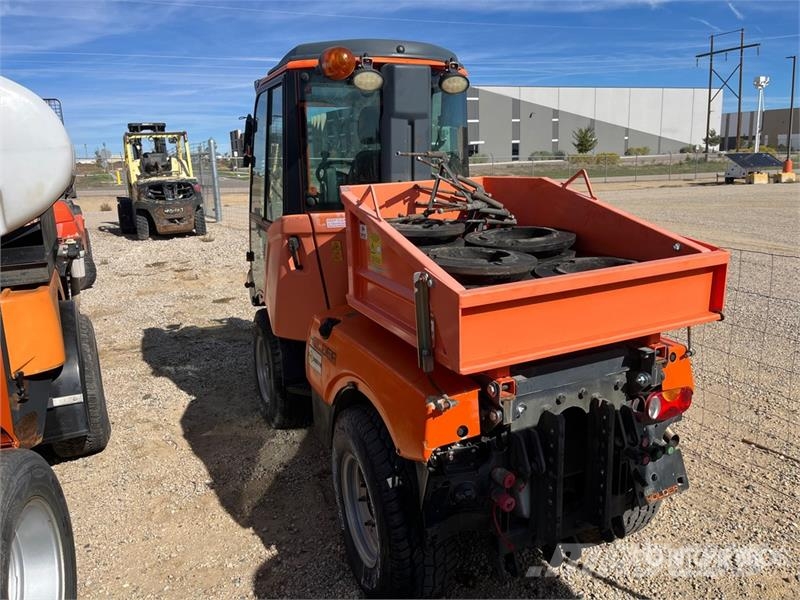 Holder C270 4x4 Articulated Tool Cart ملحقات ماكينات الأسفلت