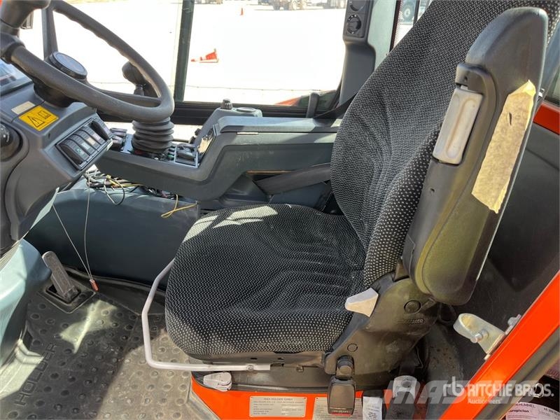 Holder C270 4x4 Articulated Tool Cart ملحقات ماكينات الأسفلت