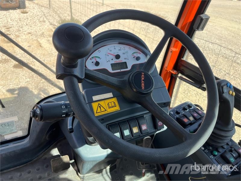 Holder C270 4x4 Articulated Tool Cart ملحقات ماكينات الأسفلت