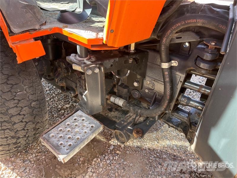 Holder C992 4x4 Articulated Tool Cart ملحقات ماكينات الأسفلت