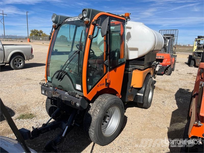Holder C992 4x4 Articulated Tool Cart ملحقات ماكينات الأسفلت