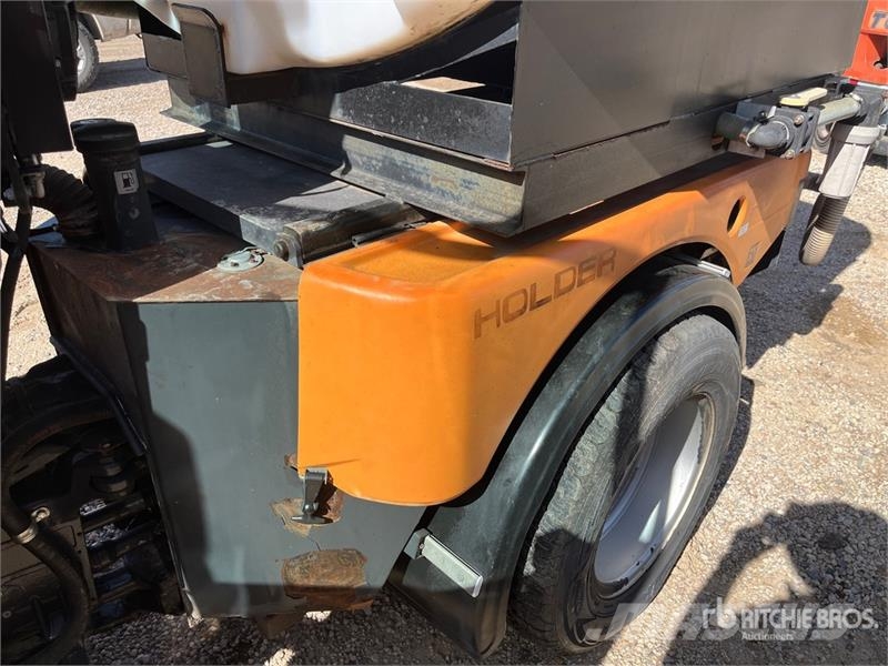 Holder C992 4x4 Articulated Tool Cart ملحقات ماكينات الأسفلت