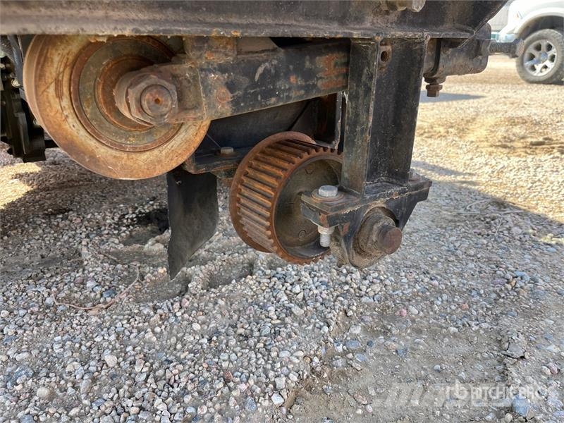Holder C992 4x4 Articulated Tool Cart ملحقات ماكينات الأسفلت