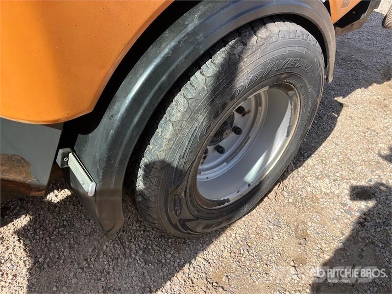 Holder C992 4x4 Articulated Tool Cart ملحقات ماكينات الأسفلت
