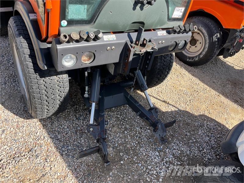 Holder C992 4x4 Articulated Tool Cart ملحقات ماكينات الأسفلت