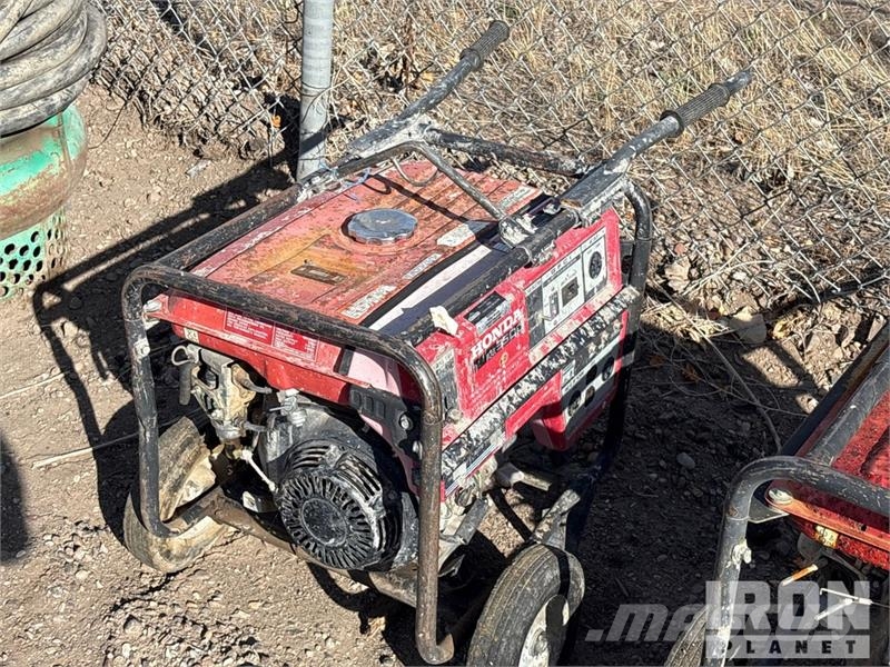 Honda EB3500 3500 kW Portable Generator Set مولدات أخرى