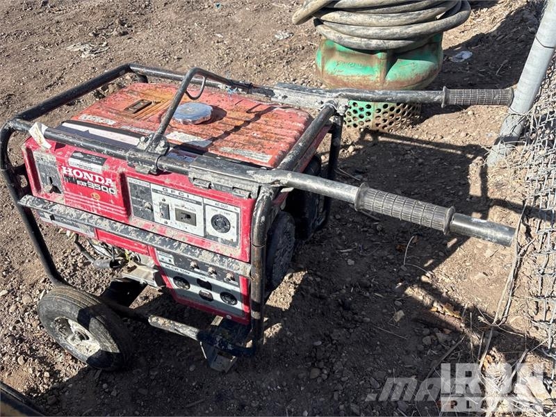 Honda EB3500 3500 kW Portable Generator Set مولدات أخرى
