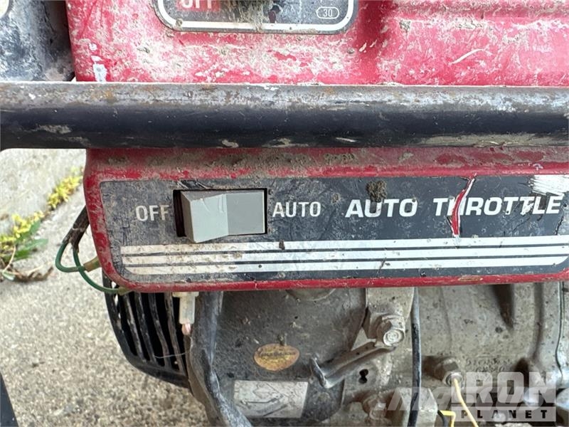Honda EB5000 4.5 kW Generator Set ディーゼル発電機