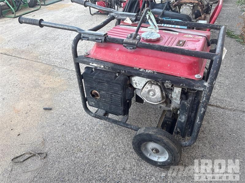 Honda EB5000 4.5 kW Generator Set ディーゼル発電機