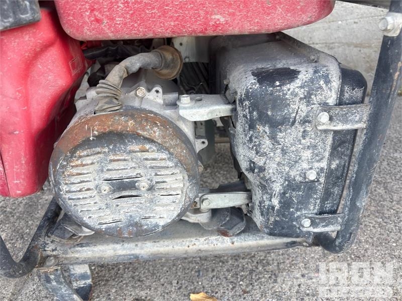 Honda EB5000 4.5 kW Generator Set ディーゼル発電機