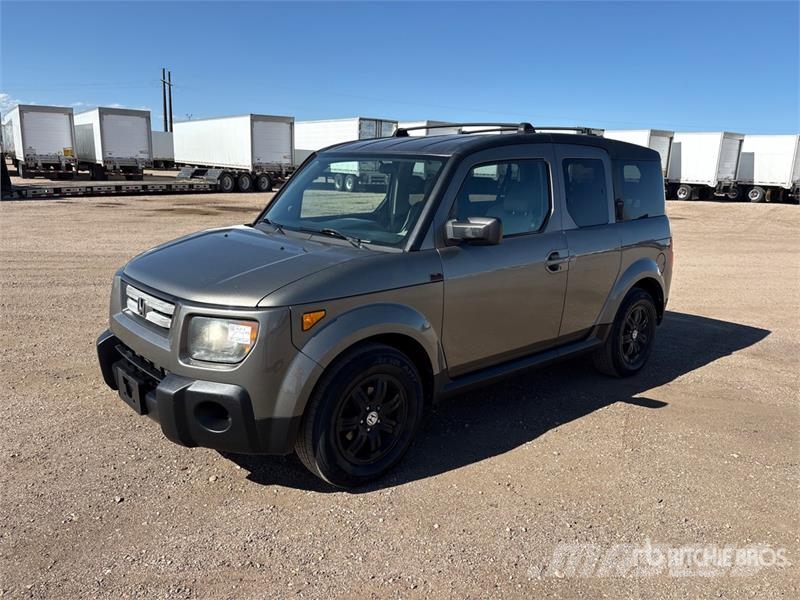 Honda Element 2WD SUV Automobily