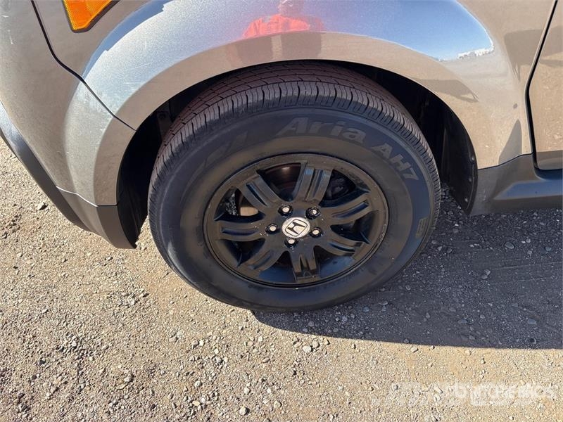 Honda Element 2WD SUV Automobily
