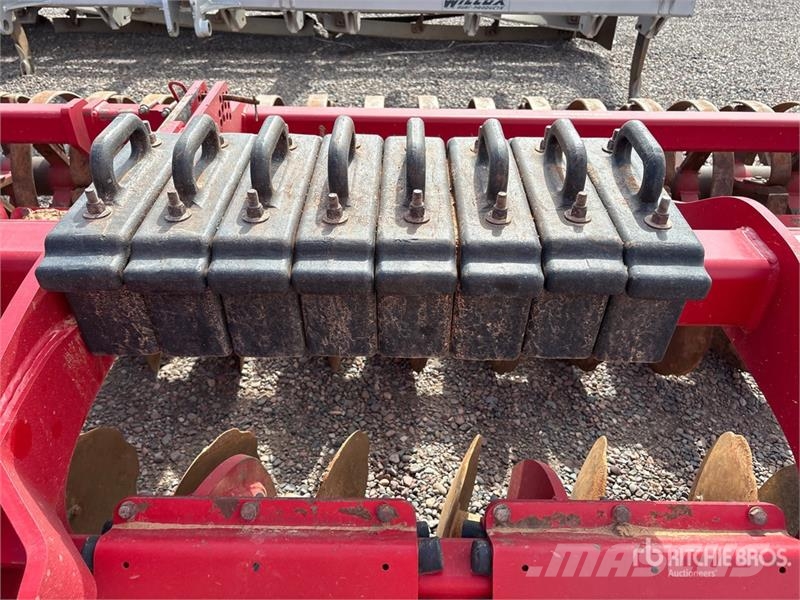 Horsch Joker MT20 20 ft 4 in 3-Point Offset High-Speed Di Schijveneggen