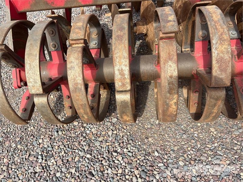 Horsch Joker MT20 20 ft 4 in 3-Point Offset High-Speed Di Schijveneggen