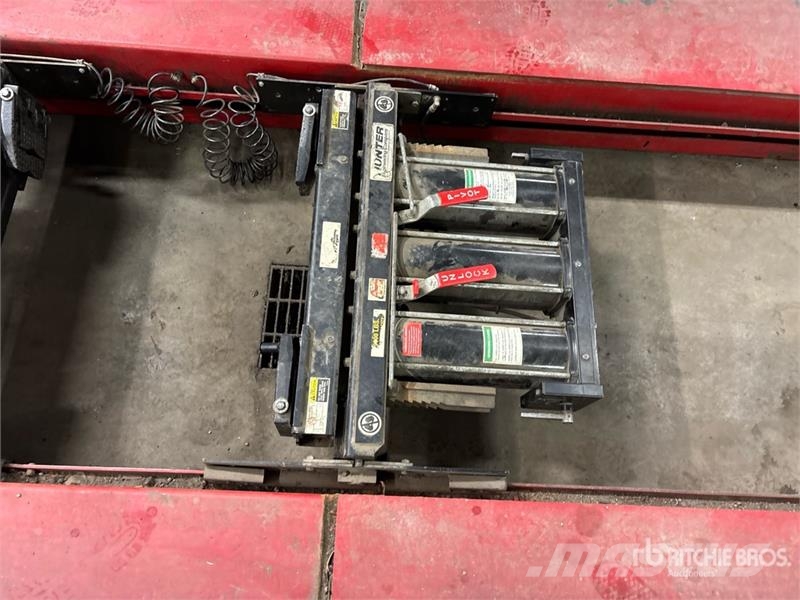 Hunter 16000 lb Vehicle Lift 其他