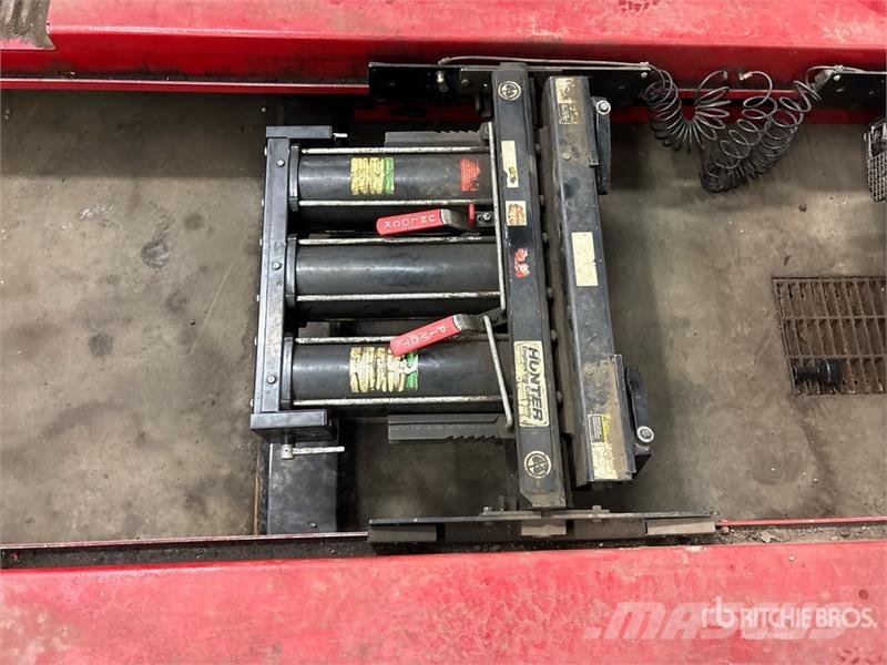 Hunter 16000 lb Vehicle Lift 其他