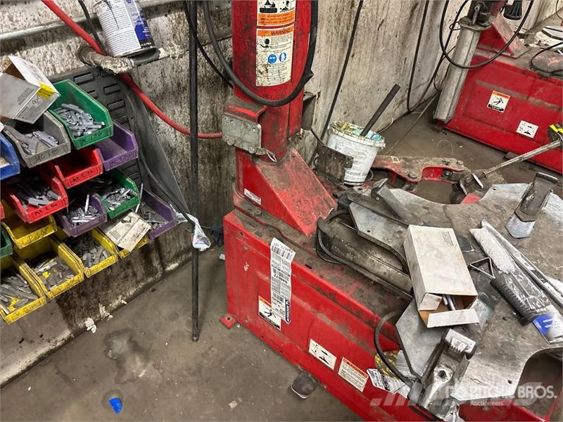 Hunter of (3) Hunter Pneumatic Tire Change Machine Otros componentes