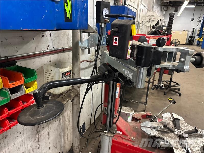 Hunter of (3) Hunter Pneumatic Tire Change Machine Otros componentes