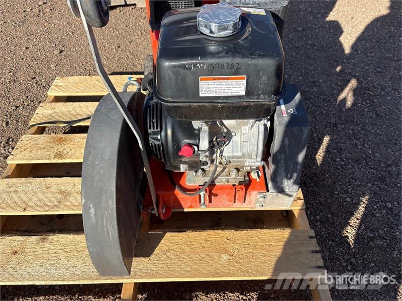 Husqvarna FS400LV 锯木机械