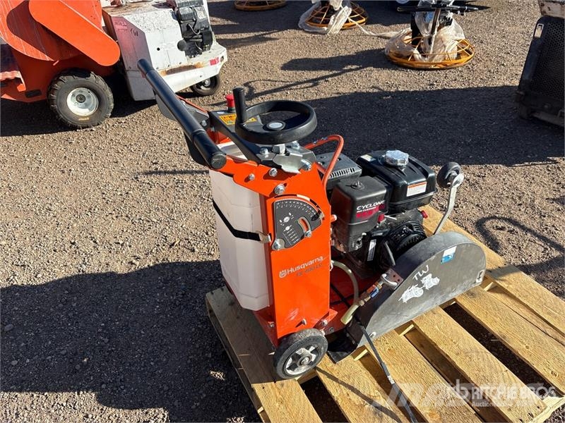Husqvarna FS400LV 锯木机械