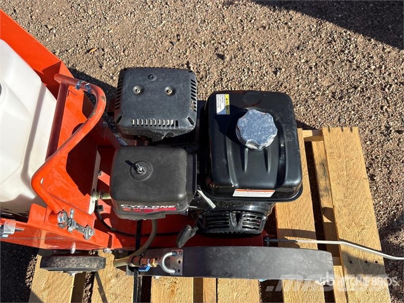 Husqvarna FS400LV 锯木机械