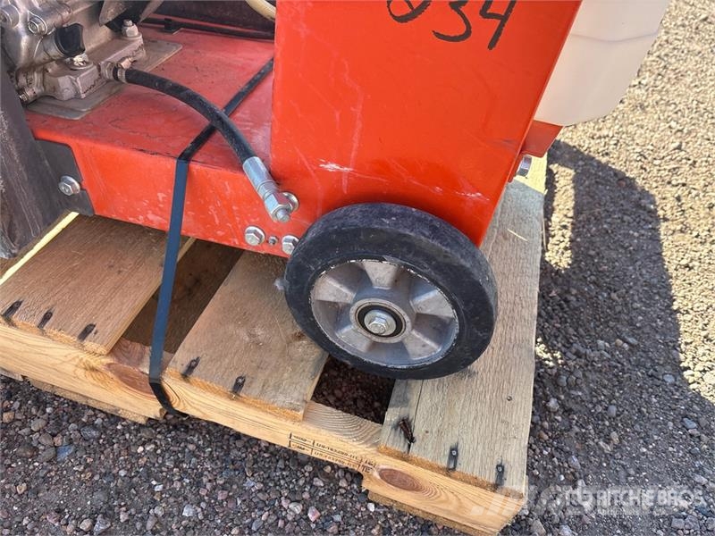 Husqvarna FS400LV 锯木机械