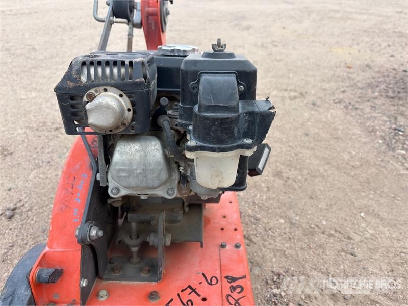 Husqvarna MG8 Concrete Saw 建設機械 - その他