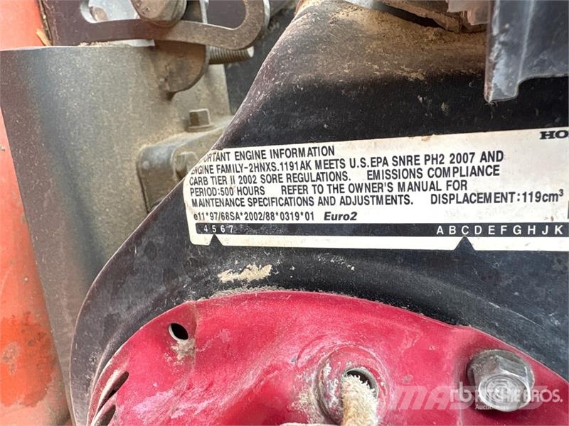 Husqvarna MG8 Concrete Saw 建設機械 - その他
