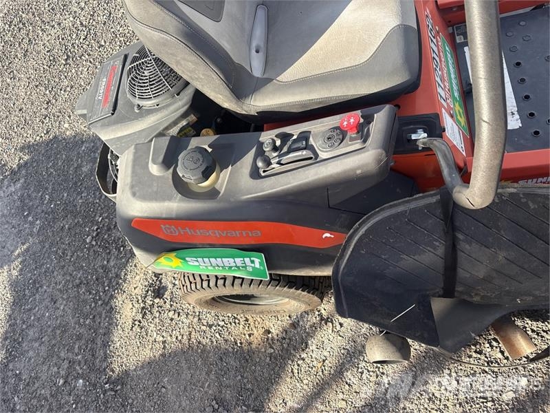 Husqvarna Z254F Zero-Turn Lawn Mower Traktorske kosilice