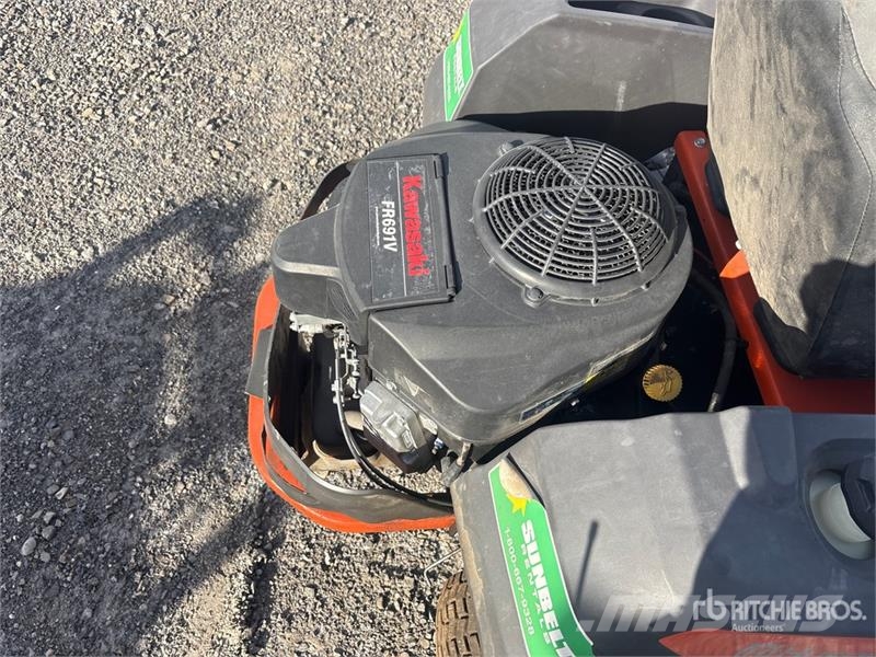 Husqvarna Z254F Zero-Turn Lawn Mower Traktorske kosilice