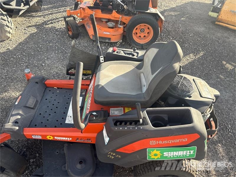 Husqvarna Z254F Zero-Turn Lawn Mower Traktorske kosilice