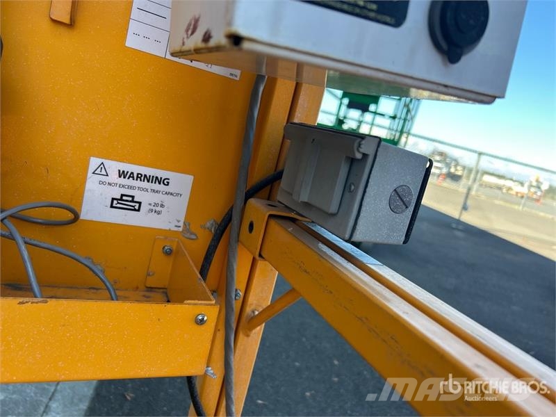  Hybrid HB-1230 Electric Scissor Lift (Inoperable) Elevadores de tesoura