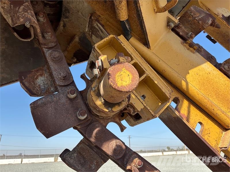 Hydramaxx 2520 4x4 Trencher Trancheuse