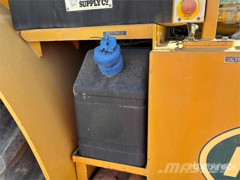 Hydramaxx 2520 4x4 Trencher Trancheuse