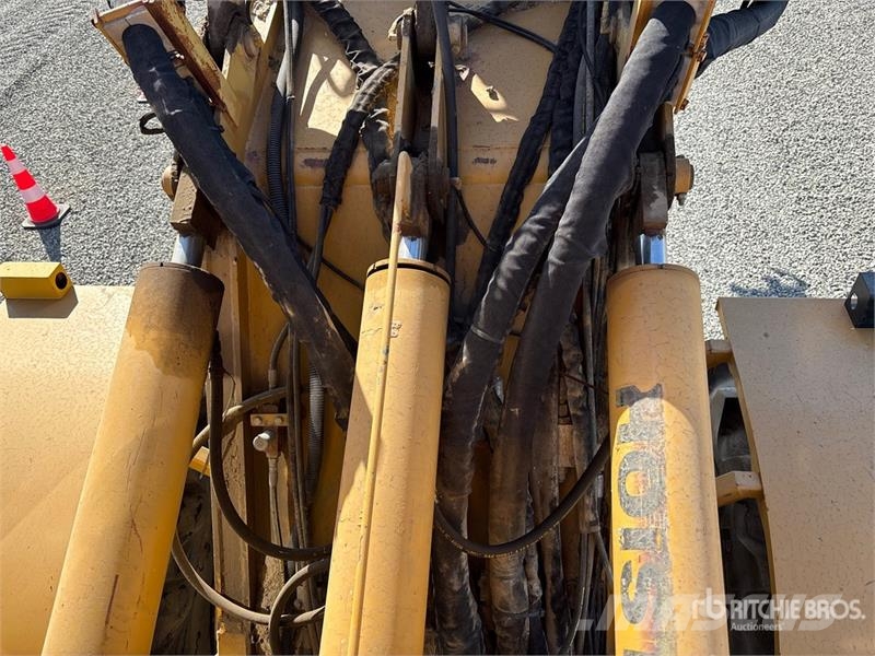 Hydramaxx 2520 4x4 Trencher Trancheuse