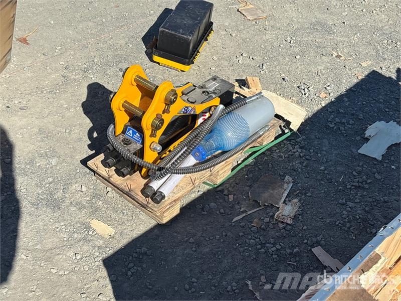  Hydraulic Breaker (Unused) مطارق / كسارات