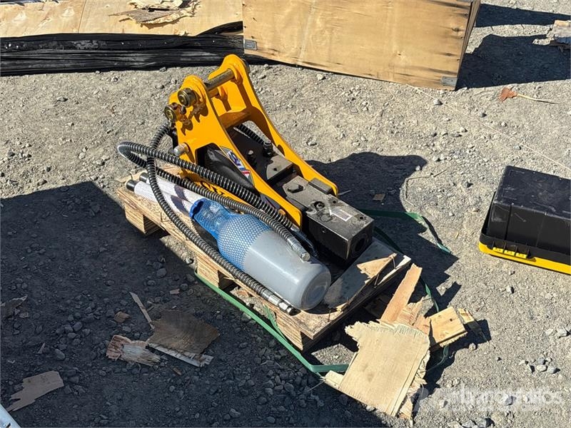  Hydraulic Breaker (Unused) مطارق / كسارات
