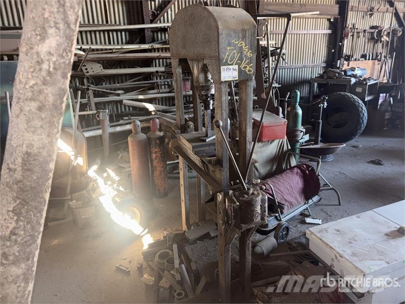 Hydraulic Drill Press w/Fan 건설 장비 - 기타