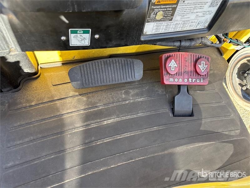 Hyster E50XN-33 3750 lb Electric Forklift Electric forklifts