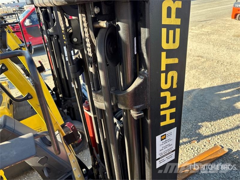 Hyster E50XN-33 3750 lb Electric Forklift Electric forklifts